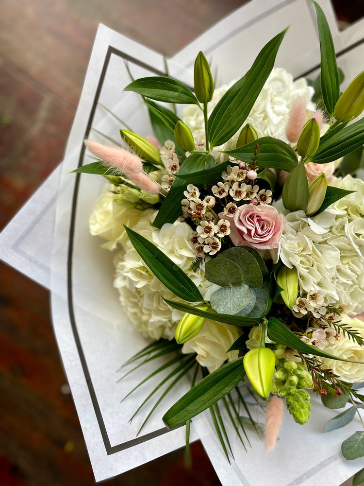 Subscription Flowers - The Gift that keeps giving